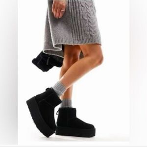 Ugg Classic Mini Platform Boot Womens Size 9